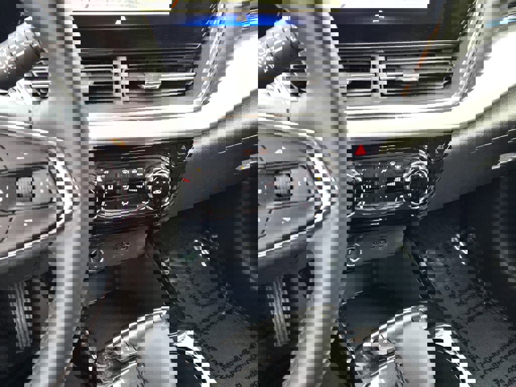 Certified 2025 Chevrolet Trax LT w/ LT Convenience Package image 26