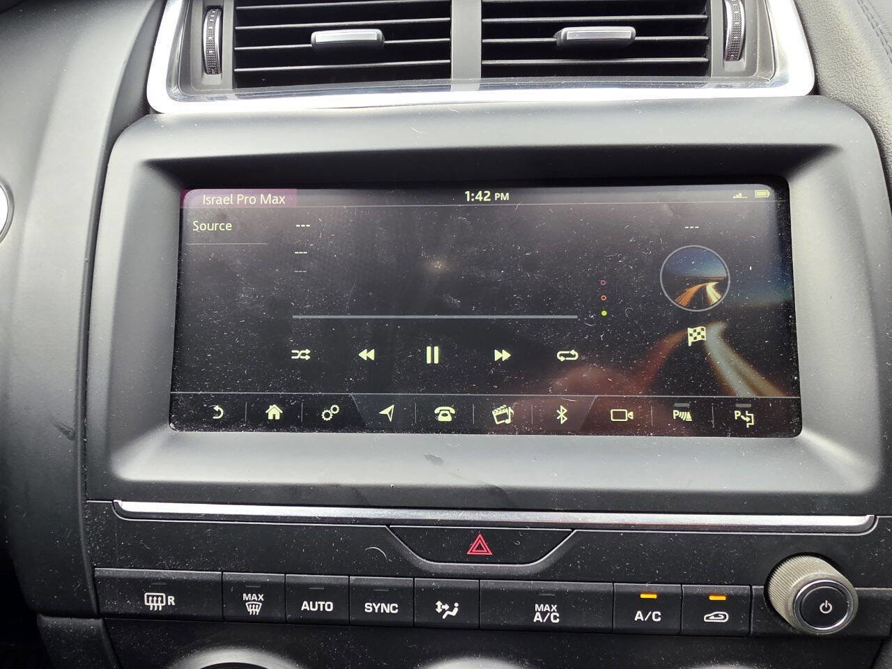 Used 2019 Jaguar E-PACE SE image 16