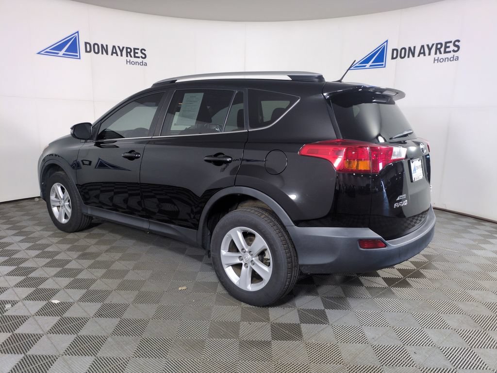 Used 2014 Toyota RAV4 XLE AWD/4WD image 3