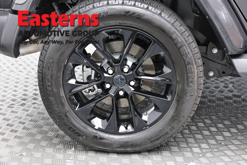 Used 2025 Jeep Wrangler Unlimited Sahara AWD/4WD image 27