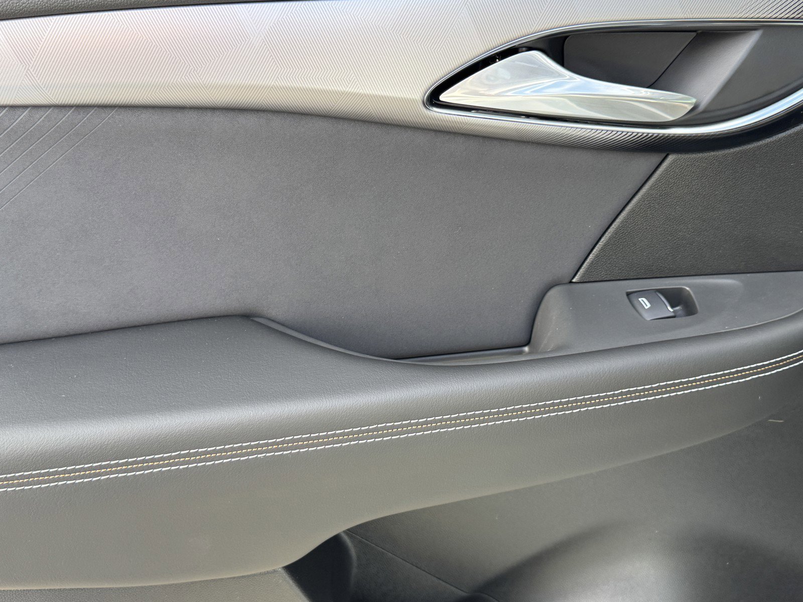 New 2026 Buick Envision Sport Touring image 14