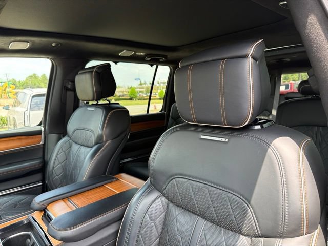 Used 2024 Jeep Grand Wagoneer L Series III AWD/4WD image 23