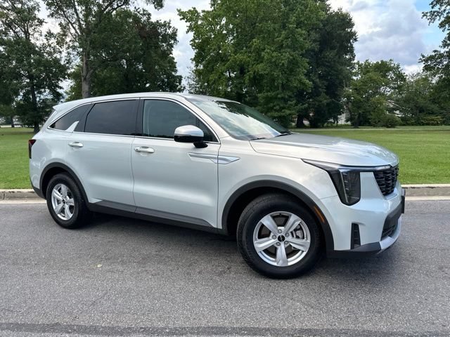 New 2026 Kia Sorento LX FWD image 2