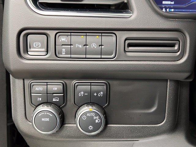 Used 2024 Chevrolet Suburban RST AWD/4WD image 31
