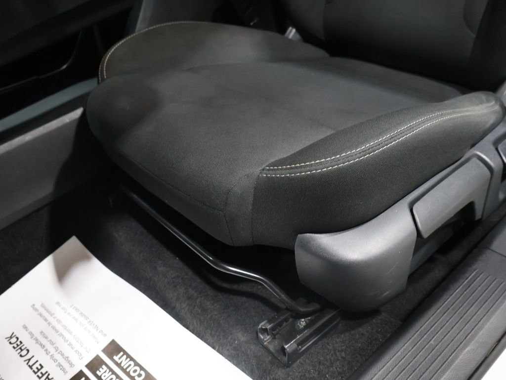 Used 2023 Nissan Rogue S image 12