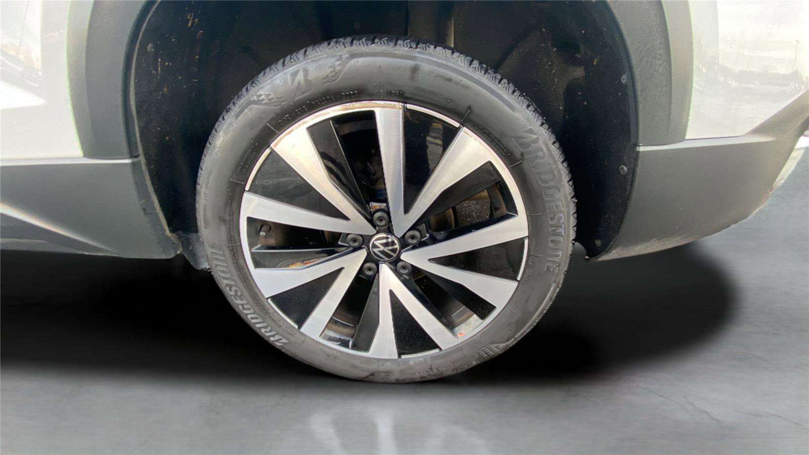 Used 2024 Volkswagen Taos SE image 22