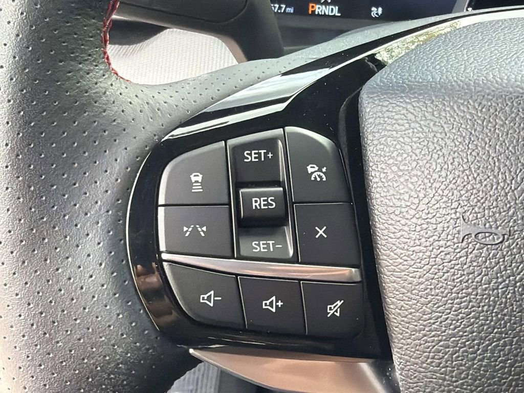Used 2025 Ford Explorer ST-Line w/ Premium Package image 35