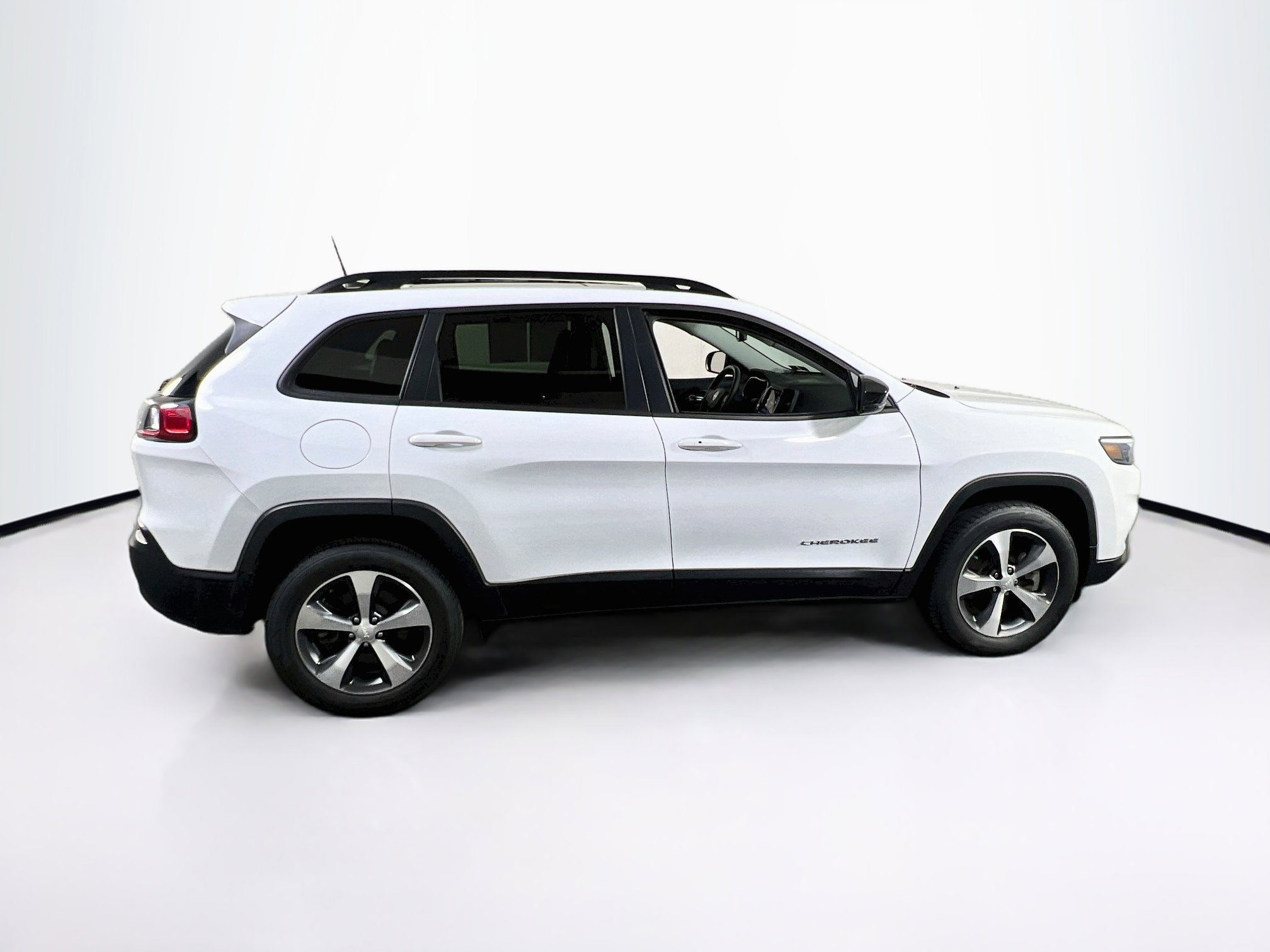 Used 2022 Jeep Cherokee Limited AWD/4WD image 4