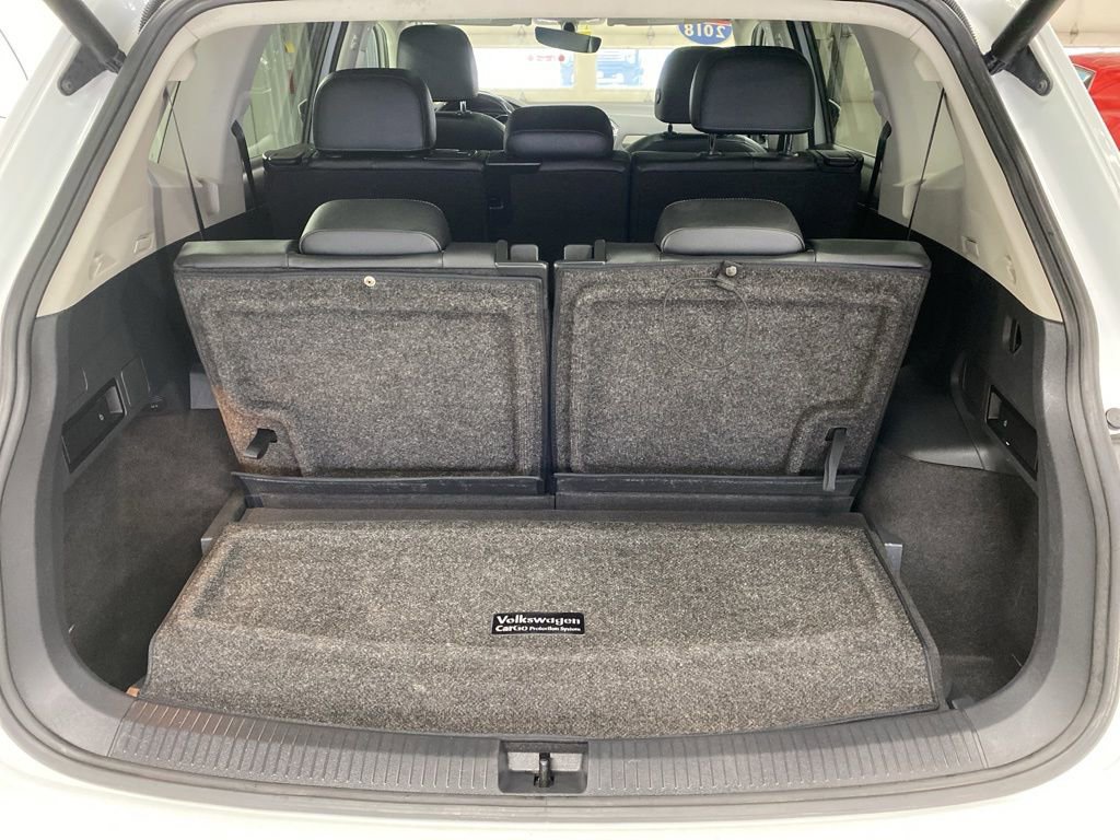 Used 2018 Volkswagen Tiguan SEL w/ 3rd Row Seat Package image 14