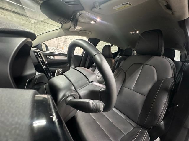 Used 2019 Volvo XC40 T5 Momentum AWD/4WD image 13