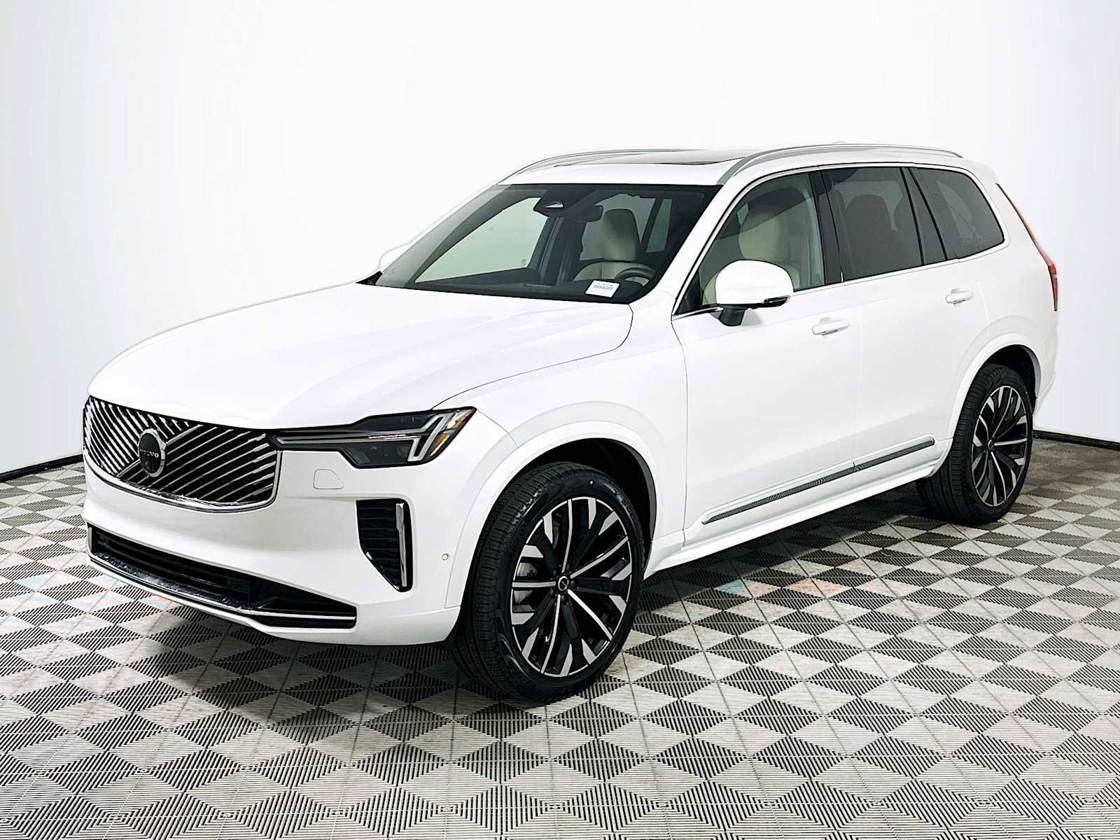 New 2026 Volvo XC90 B6 Plus w/ Protection Package Premier image 3