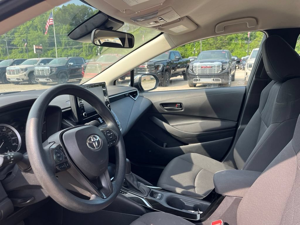Used 2022 Toyota Corolla LE w/ LE Convenience Package FWD image 18