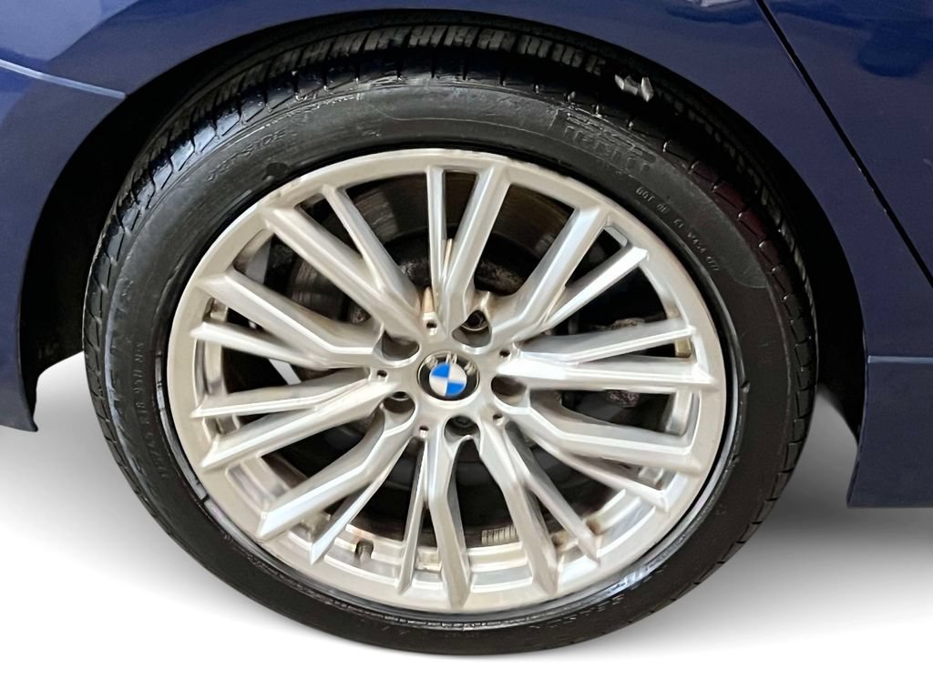 Used 2023 BMW 330i xDrive Sedan w/ Convenience Package AWD/4WD image 10