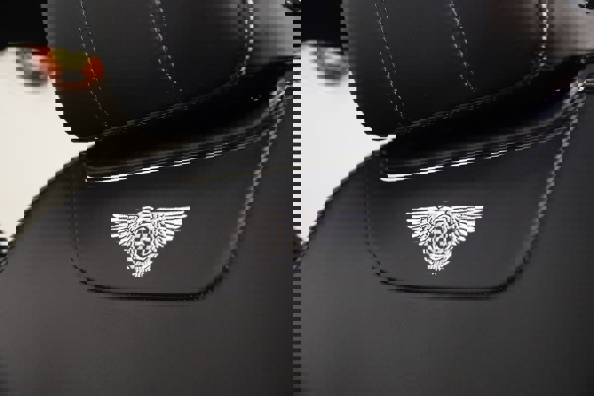 Used 2019 Bentley Bentayga image 40