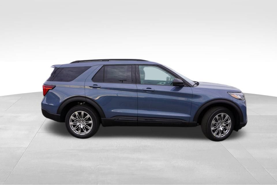 New 2026 Ford Explorer Active w/ Active Comfort Package image 2