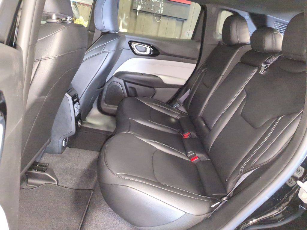 New 2026 Jeep Compass Limited AWD/4WD image 24