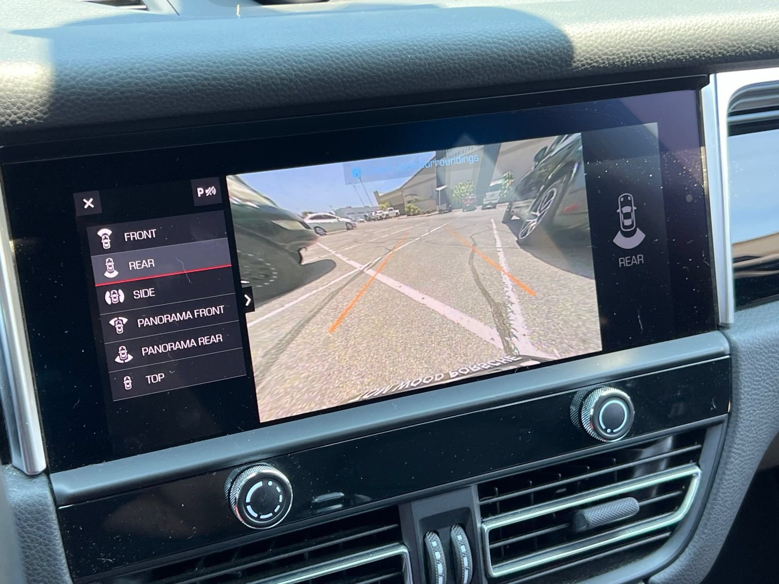 Certified 2024 Porsche Macan AWD/4WD image 30