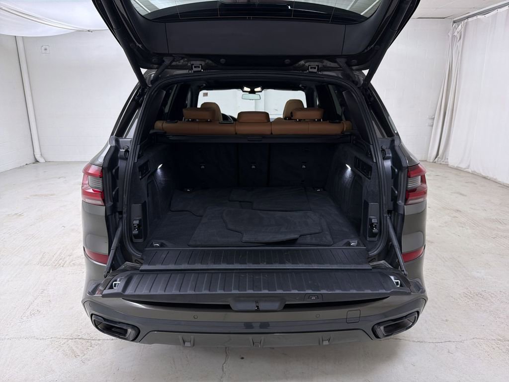 Used 2023 BMW X5 xDrive40i w/ M Sport Package image 28