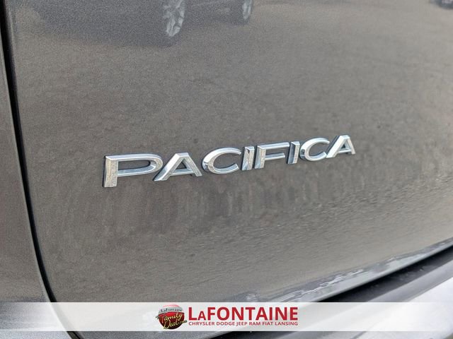 Certified 2023 Chrysler Pacifica Limited image 10