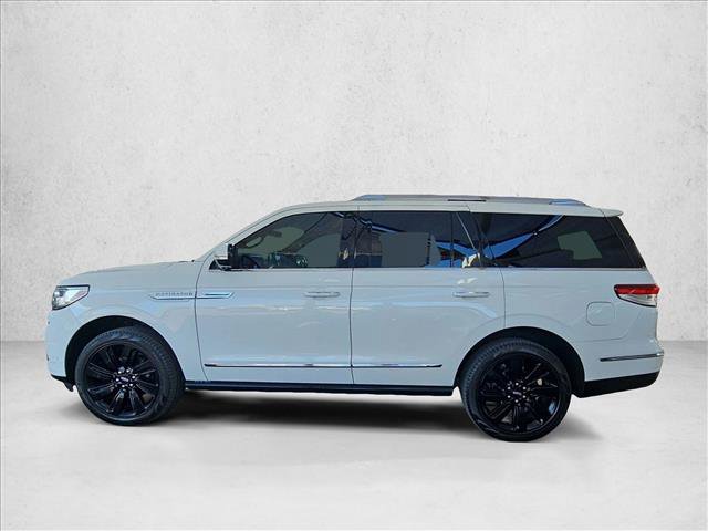 Used 2024 Lincoln Navigator Reserve AWD/4WD image 4