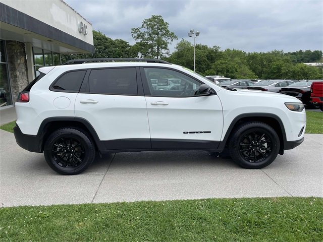 Used 2023 Jeep Cherokee Altitude Lux image 6