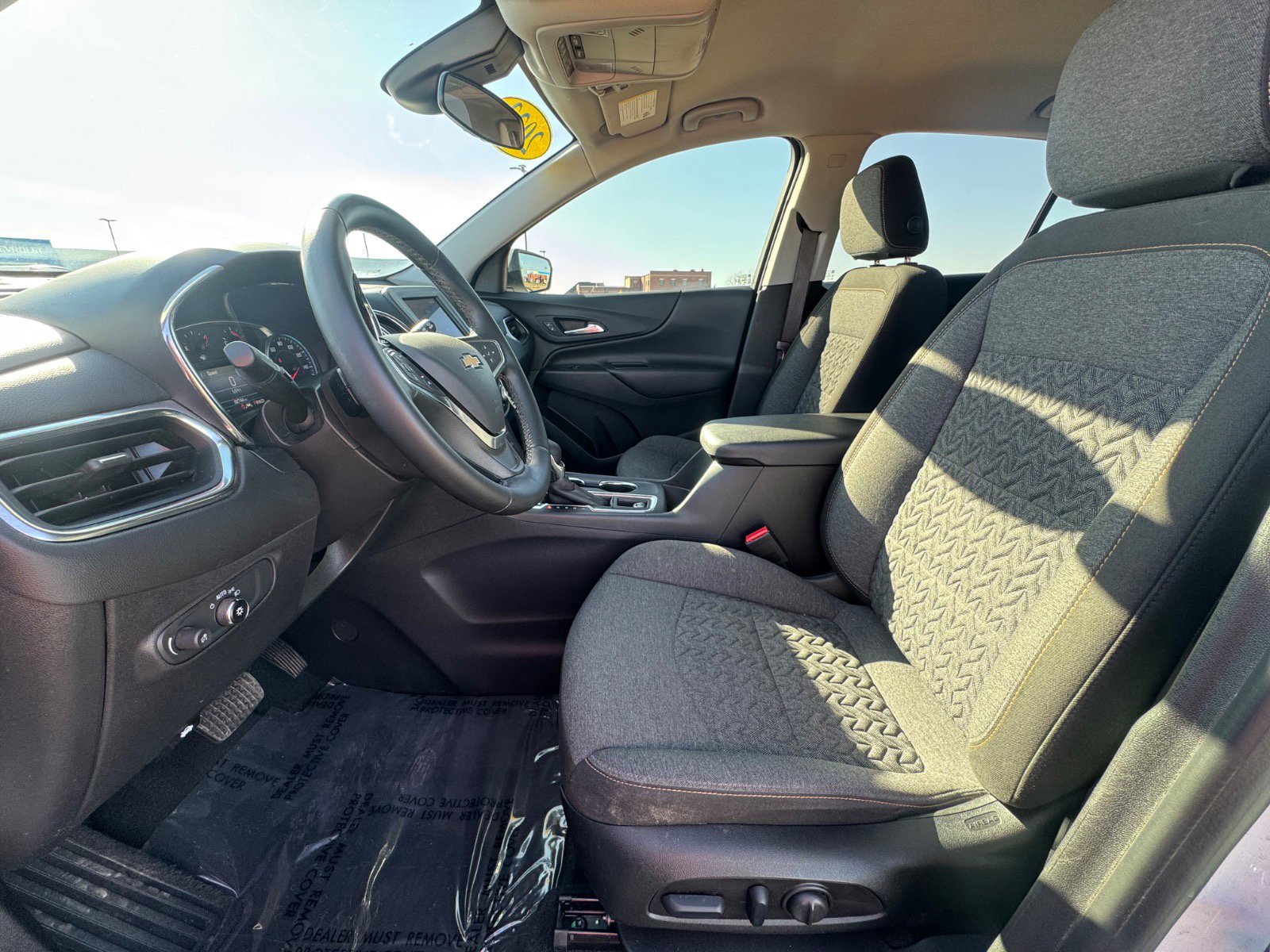 Used 2023 Chevrolet Equinox LT w/ Driver Convenience Package image 9