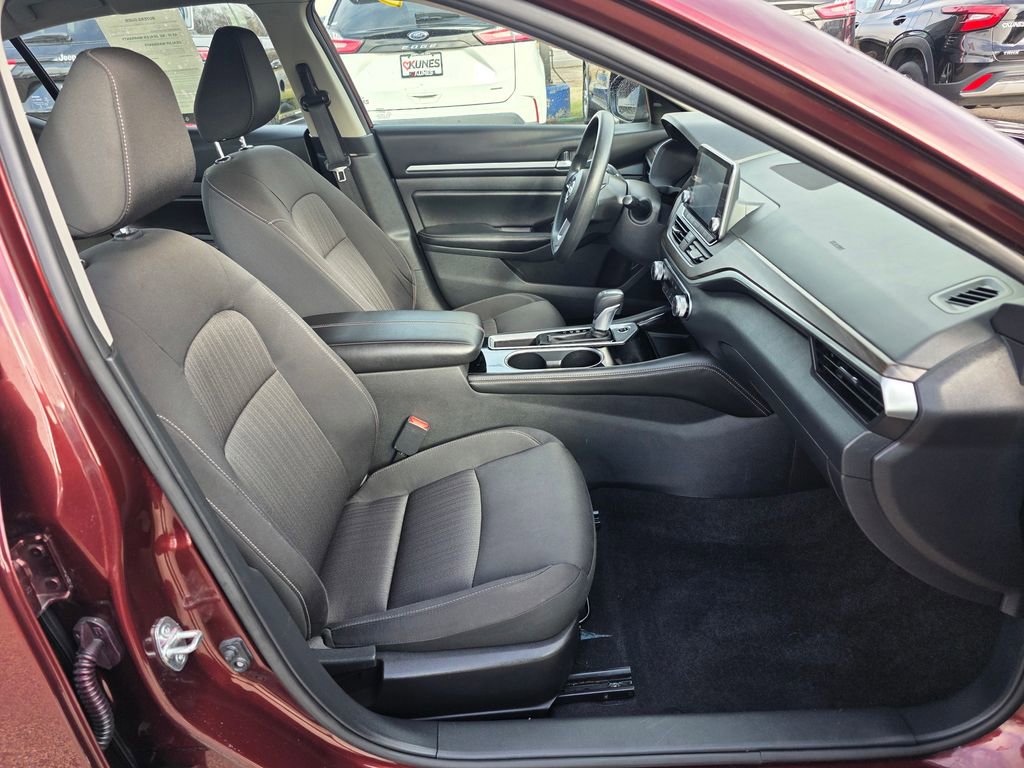Used 2023 Nissan Altima 2.5 SV image 39
