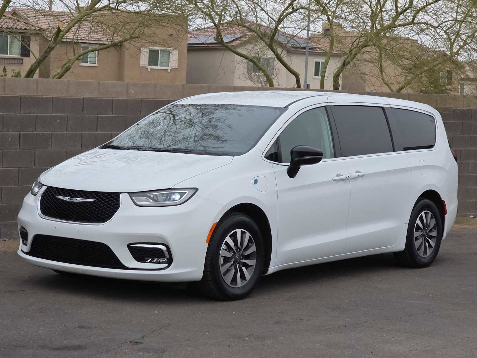 Used 2024 Chrysler Pacifica Select image 5