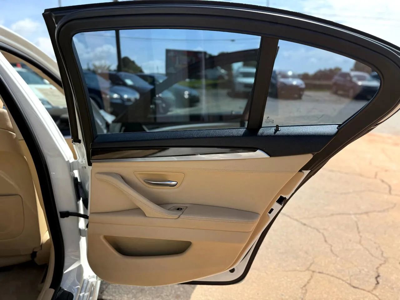 Used 2013 BMW 528i Sedan RWD image 36