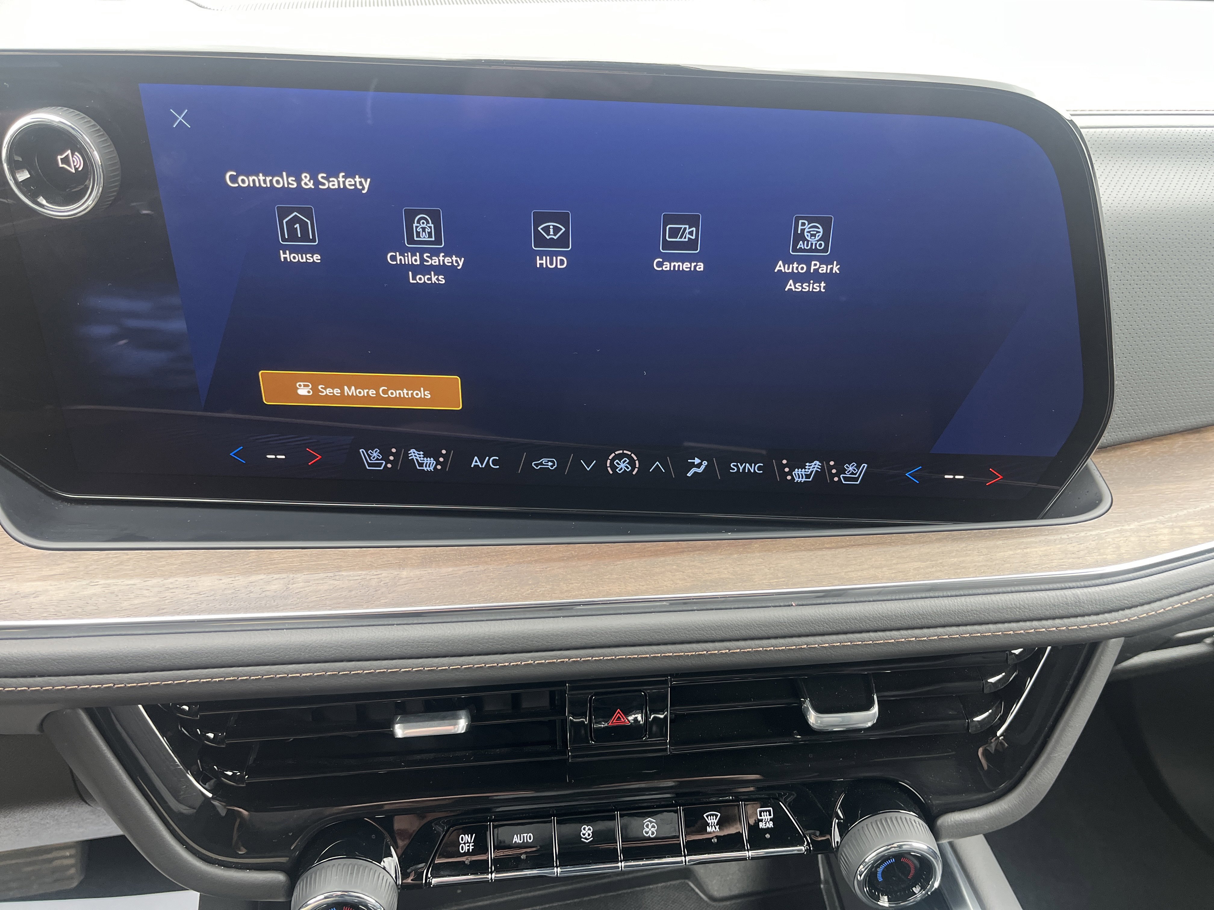 Used 2025 Chevrolet Tahoe High Country image 32