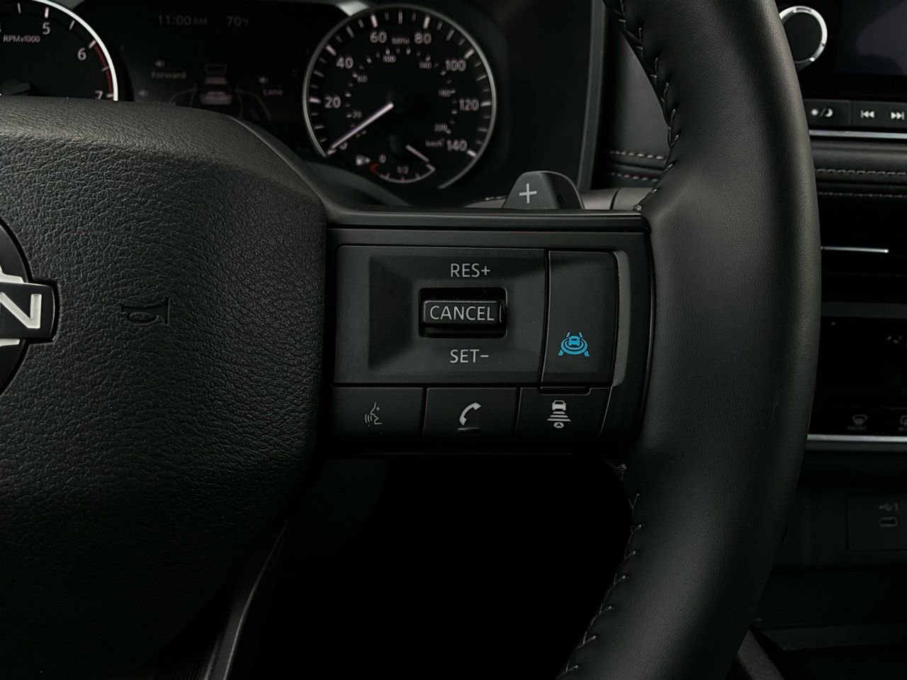 Used 2025 Nissan Rogue SV image 33