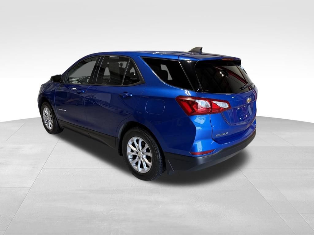 Used 2019 Chevrolet Equinox LS w/ LS Convenience Package AWD/4WD image 3
