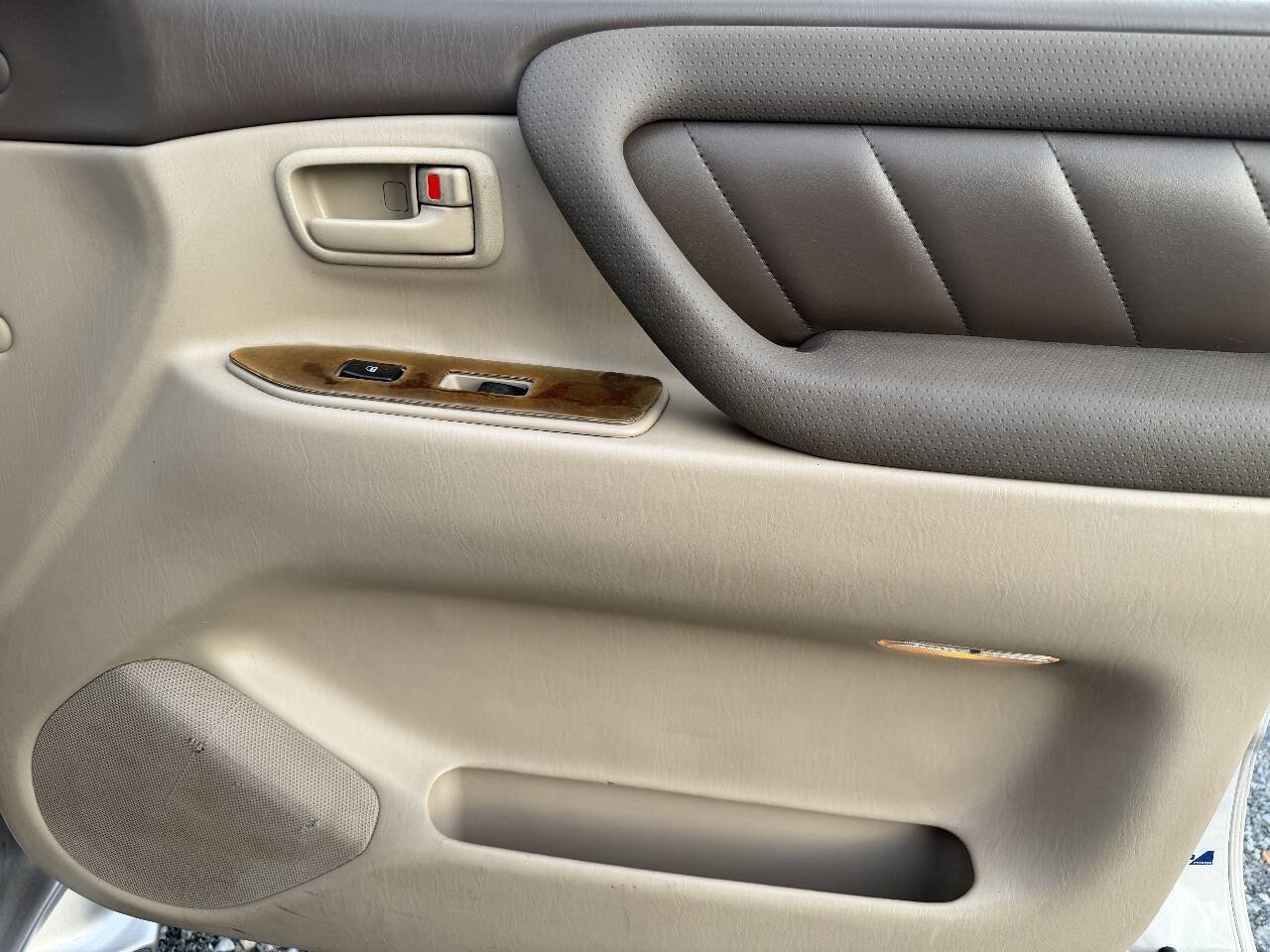 Used 2000 Toyota Land Cruiser AWD/4WD image 33