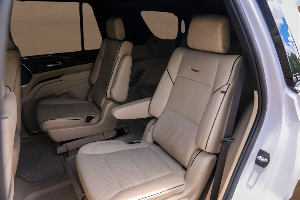 Certified 2023 Cadillac Escalade Premium Luxury w/ Performance Package AWD/4WD image 25