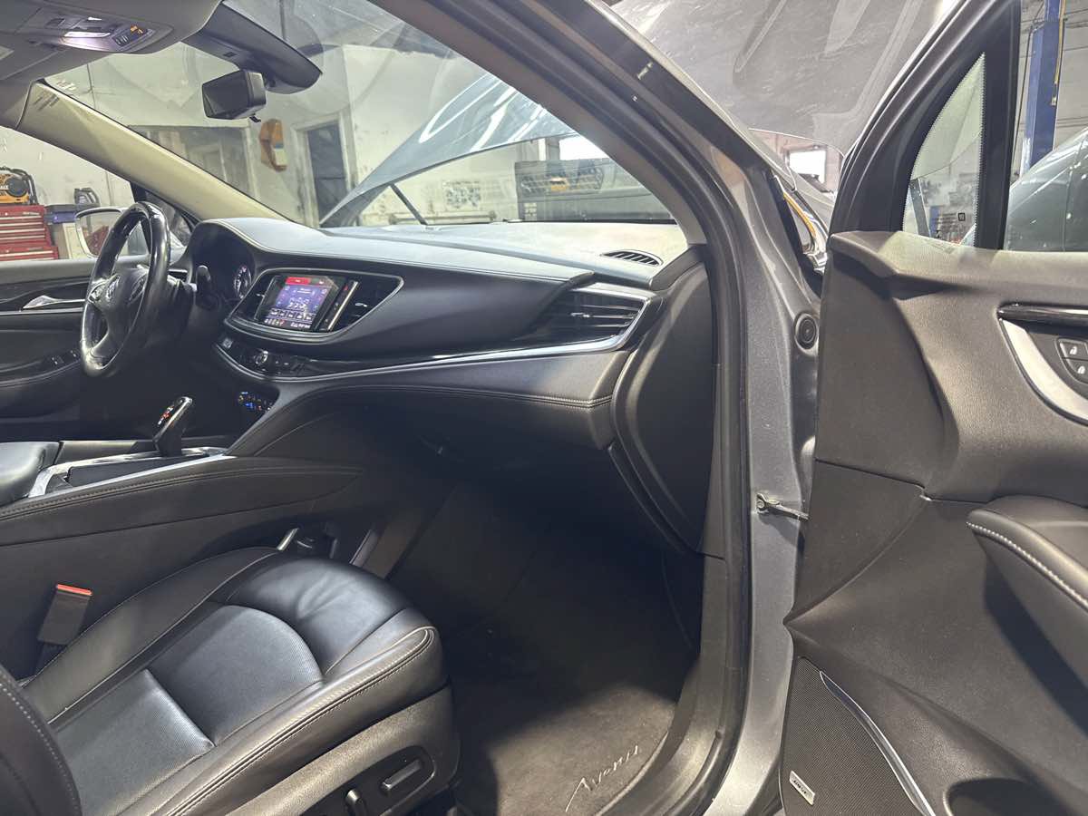 Used 2020 Buick Enclave Avenir FWD image 25