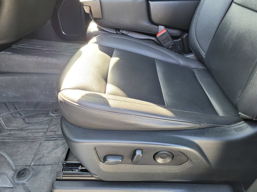 Used 2024 Chevrolet Silverado 2500 LTZ AWD/4WD image 17