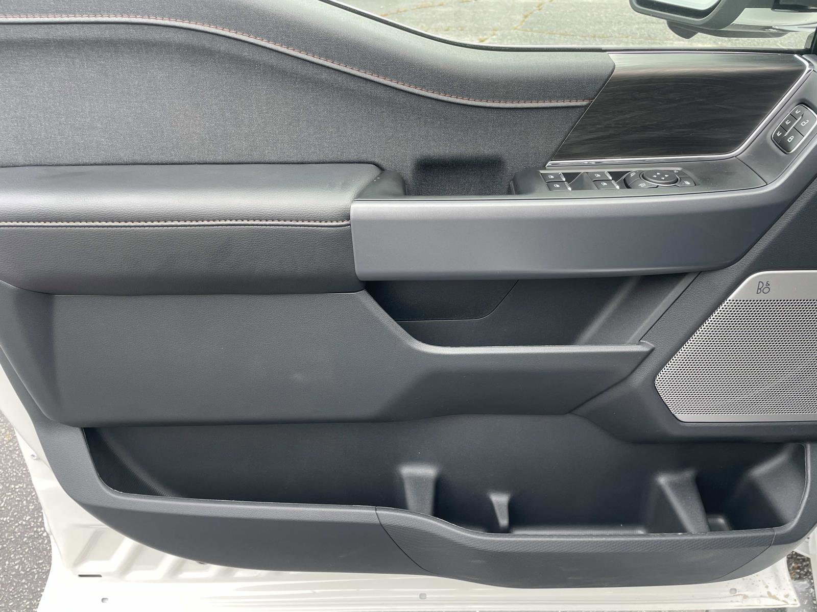 New 2025 Ford F150 Lariat w/ Equipment Group 502A High image 13