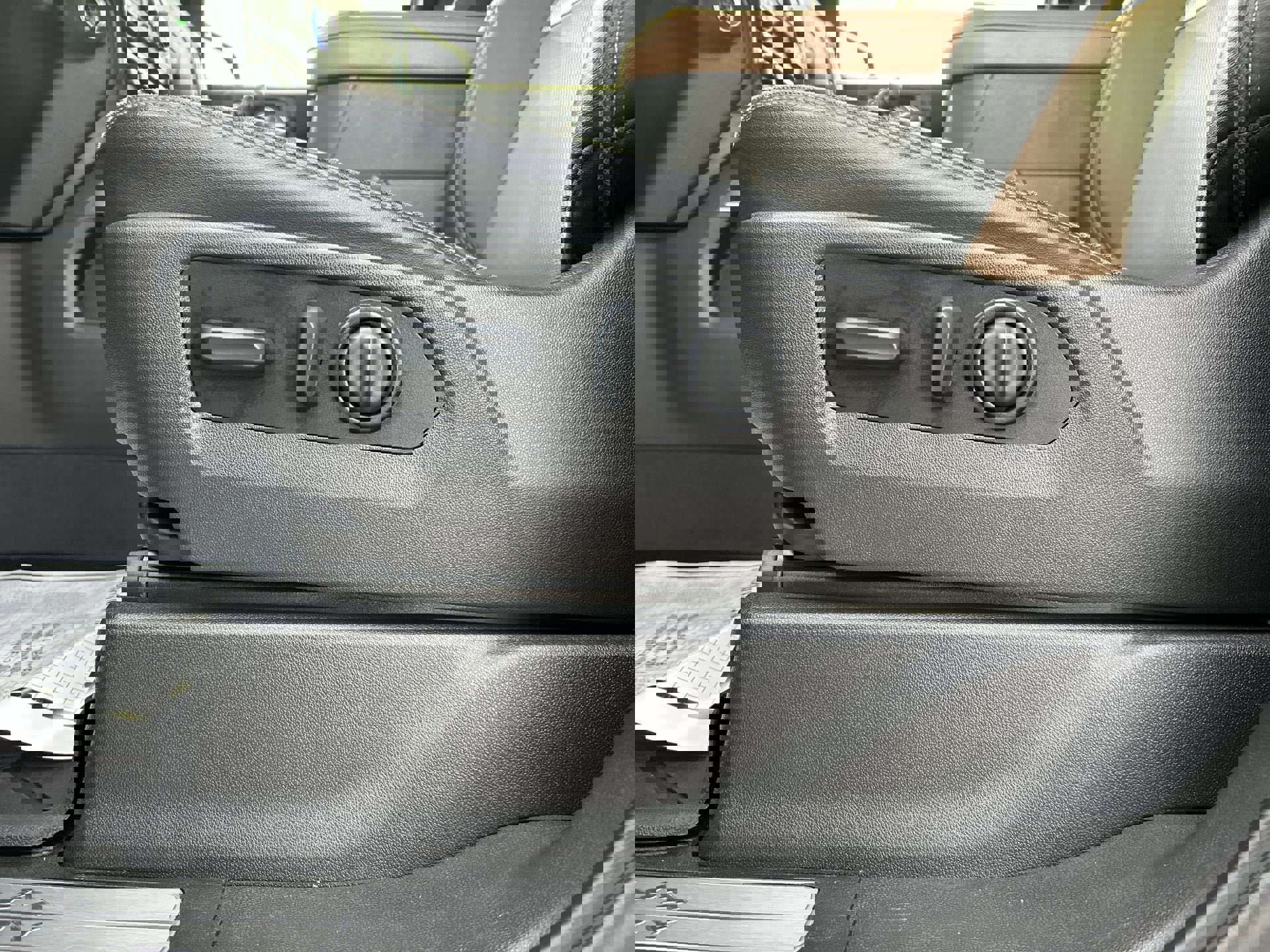 Used 2021 Chevrolet Silverado 1500 High Country w/ Safety Package II image 12