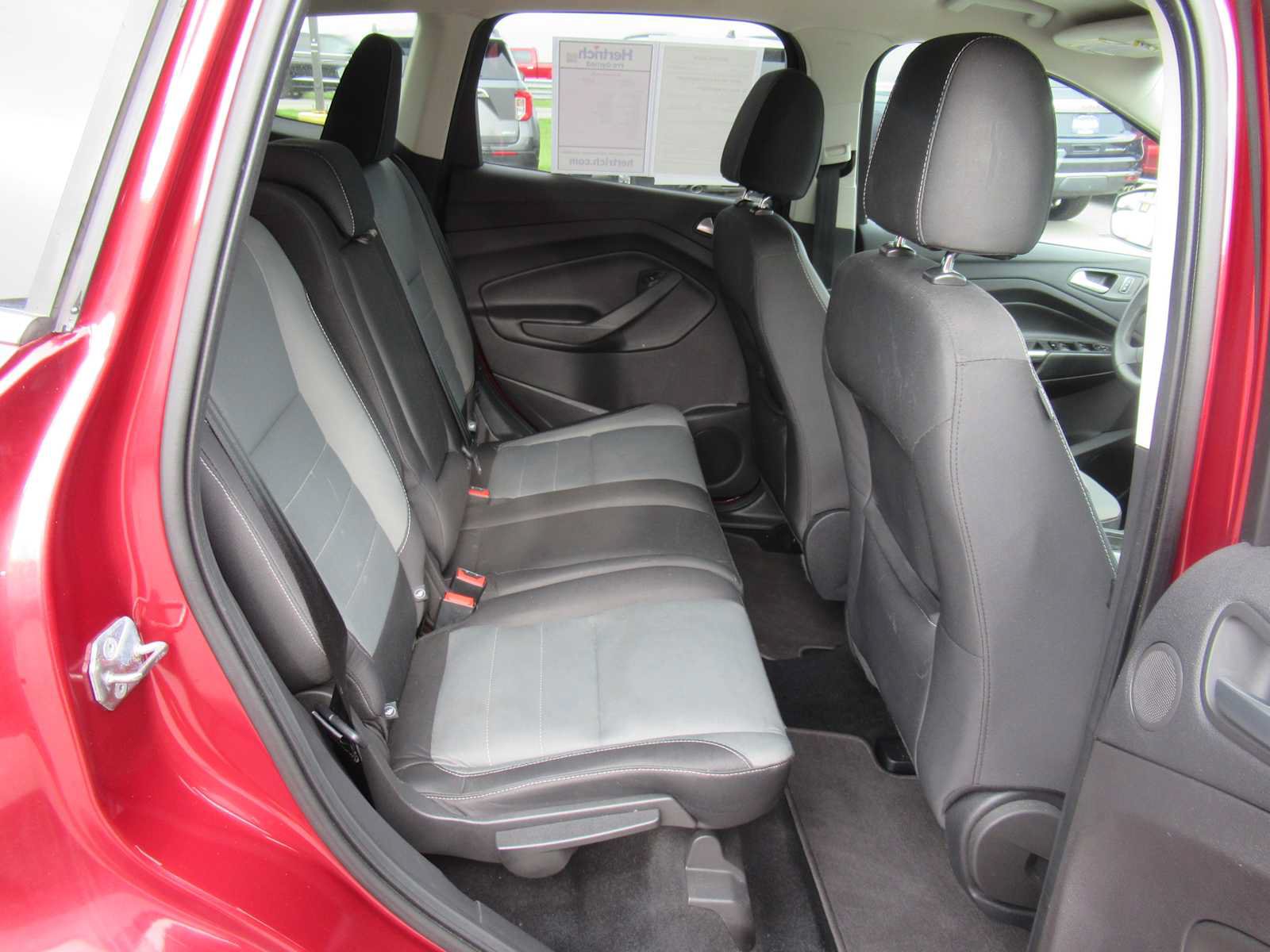 Used 2016 Ford Escape SE w/ Equipment Group 201A FWD image 19