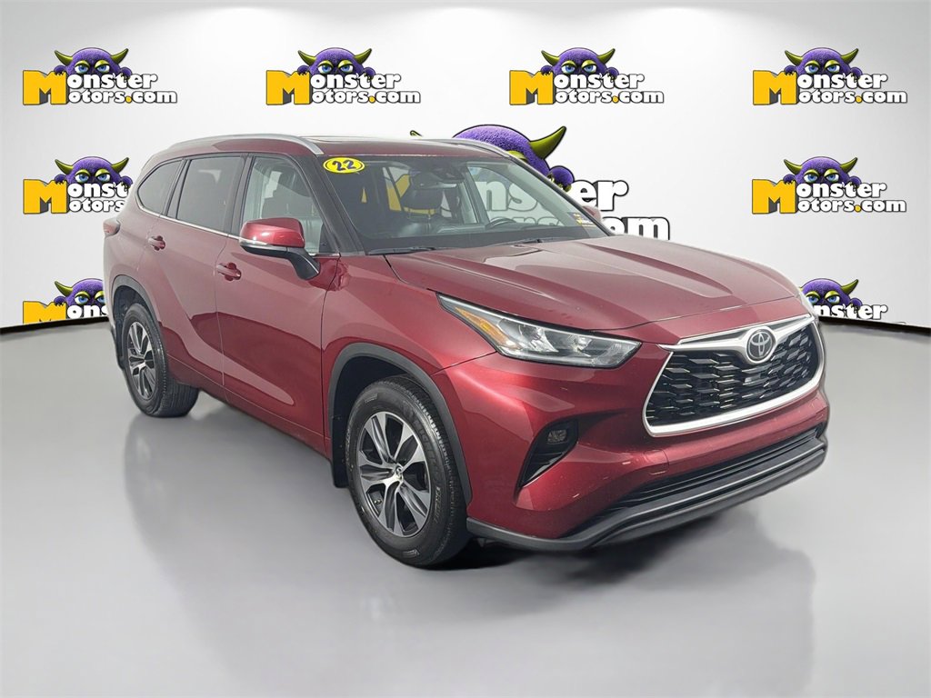 Used 2022 Toyota Highlander XLE image 3
