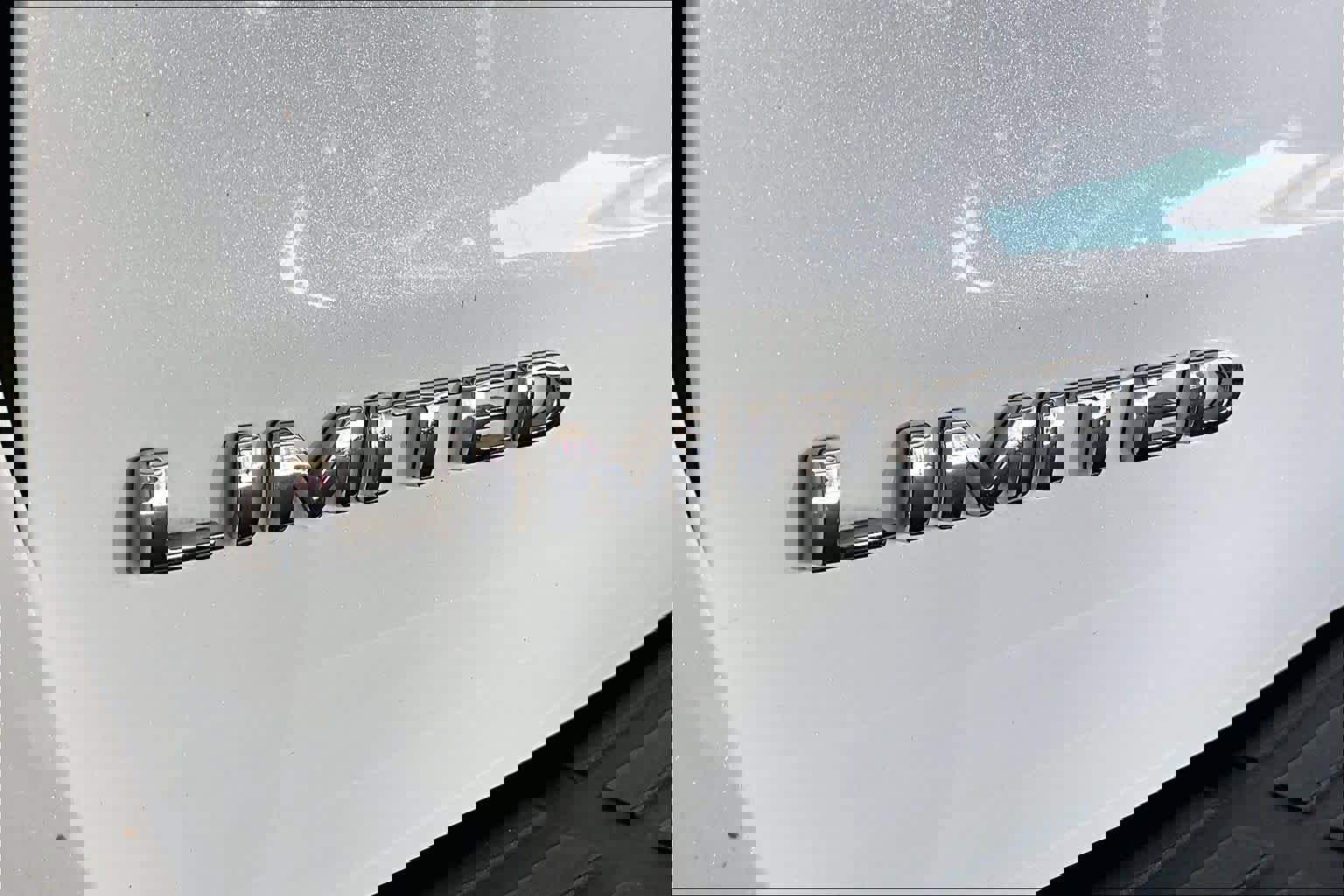 Used 2023 Ford Expedition Limited image 9