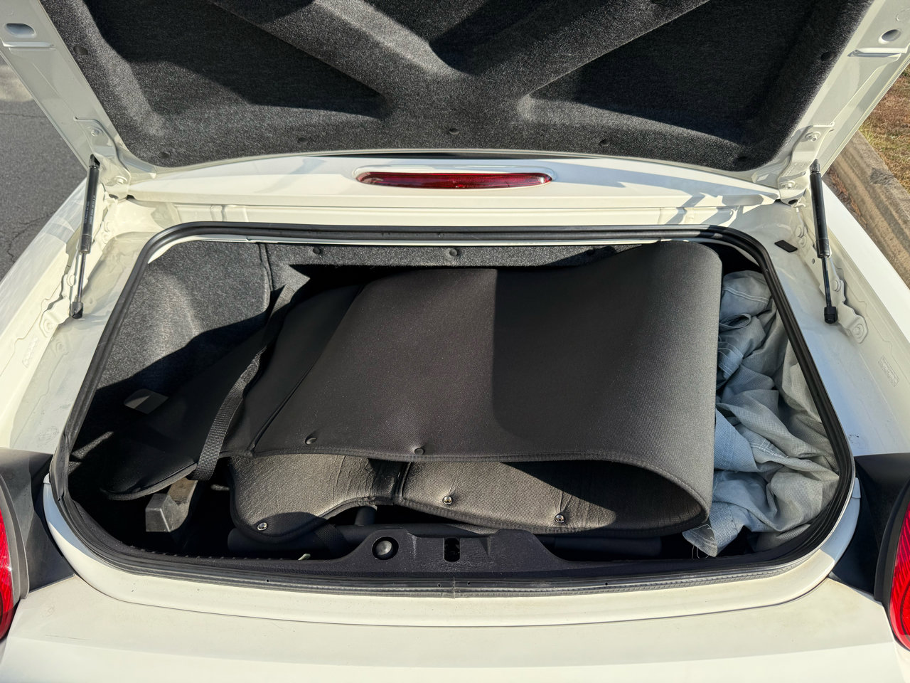 Used 2003 Ford Thunderbird image 42