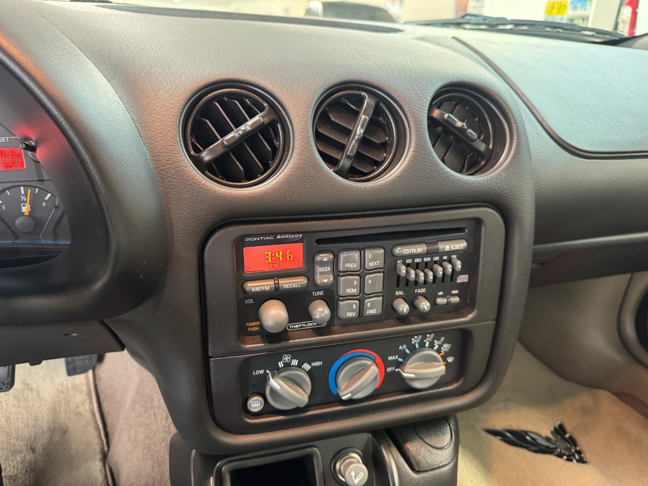 Used 2000 Pontiac Firebird Formula RWD image 16