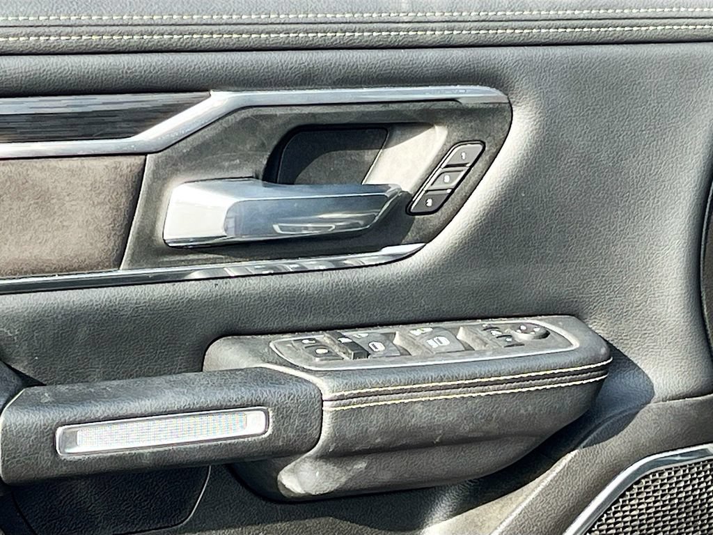 Used 2023 RAM 1500 Laramie AWD/4WD image 18
