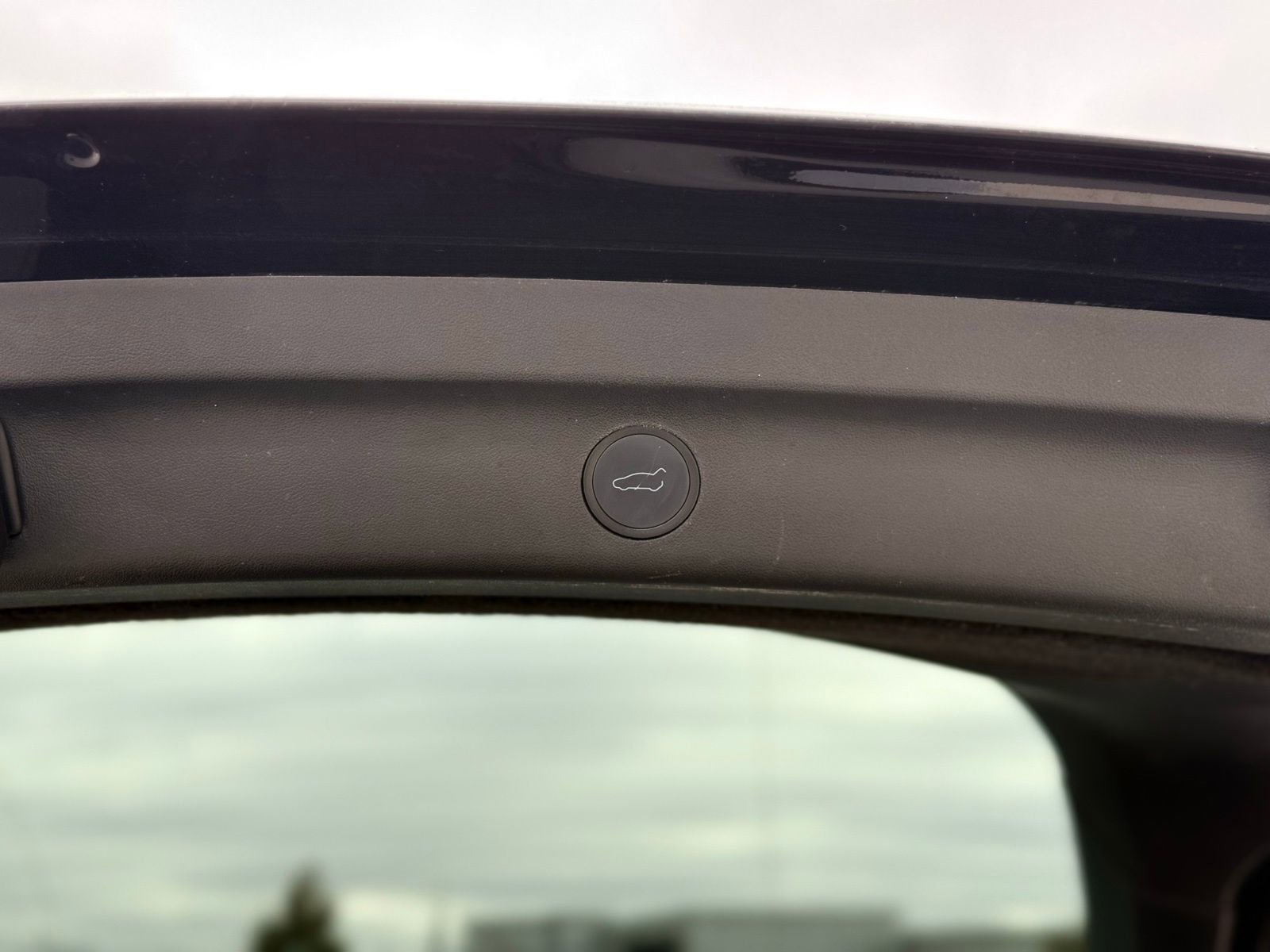 Used 2022 Tesla Model Y Long Range image 68