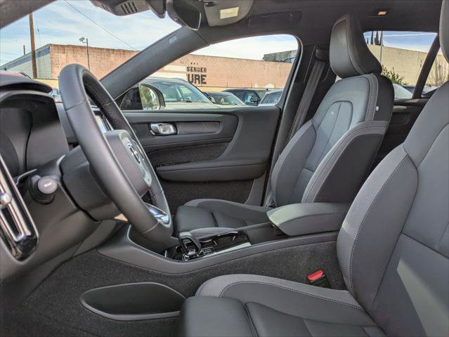Used 2023 Volvo XC40 Recharge Plus image 21