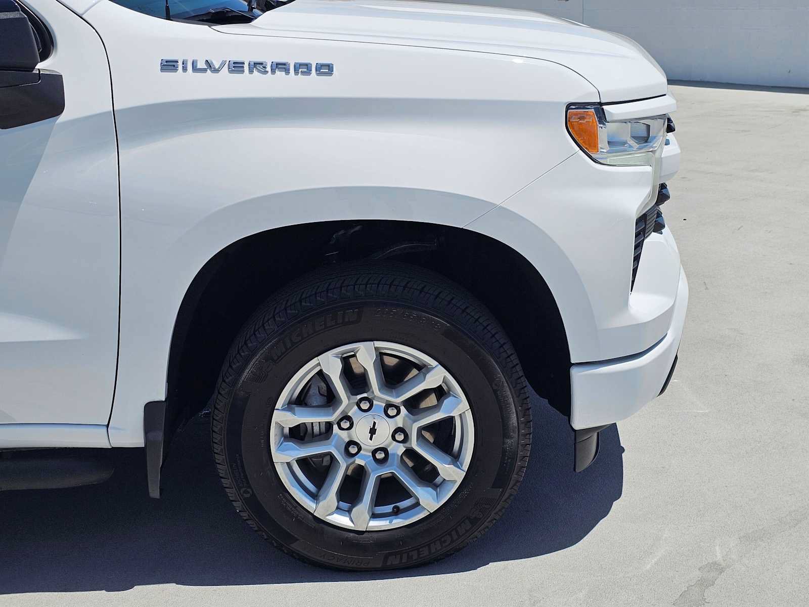 Used 2023 Chevrolet Silverado 1500 RST RWD image 9