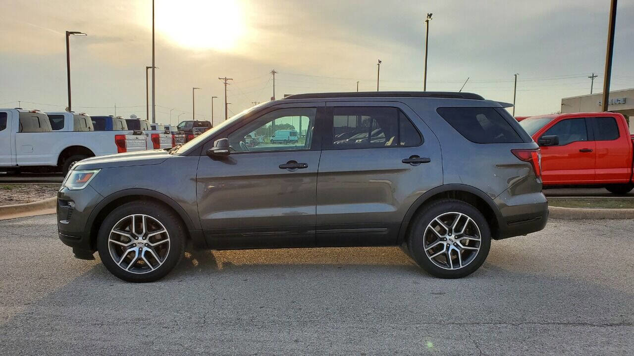 Used 2018 Ford Explorer Sport w/ Equipment Group 401A image 2