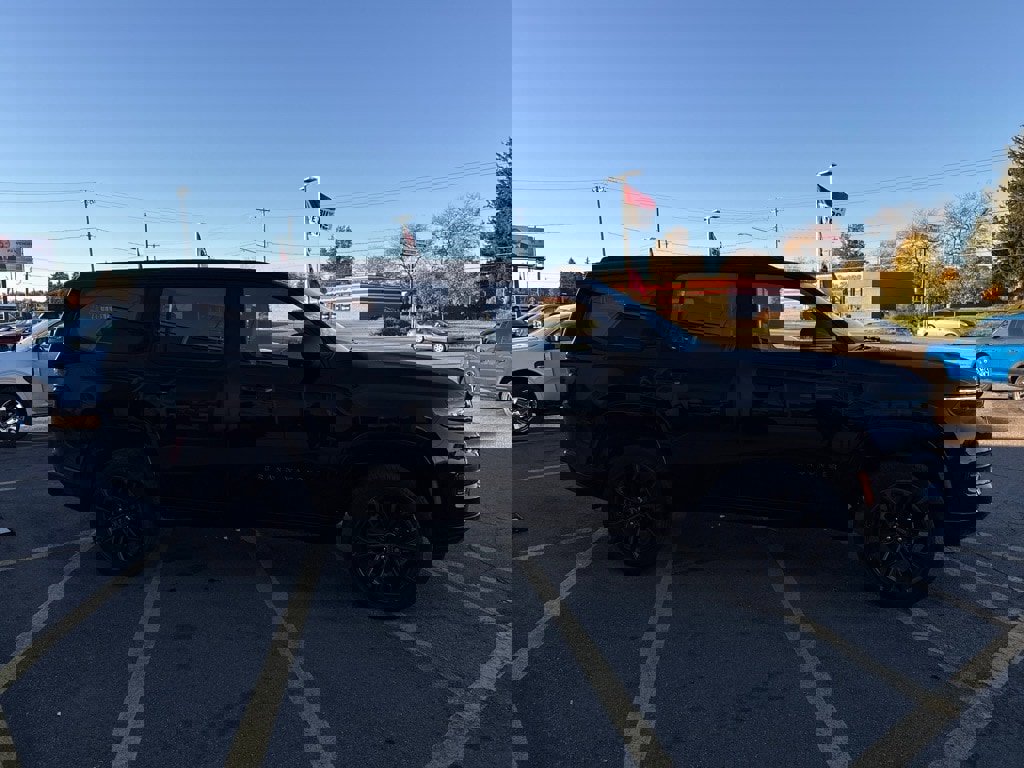 Used 2023 Jeep Grand Wagoneer Series II image 6