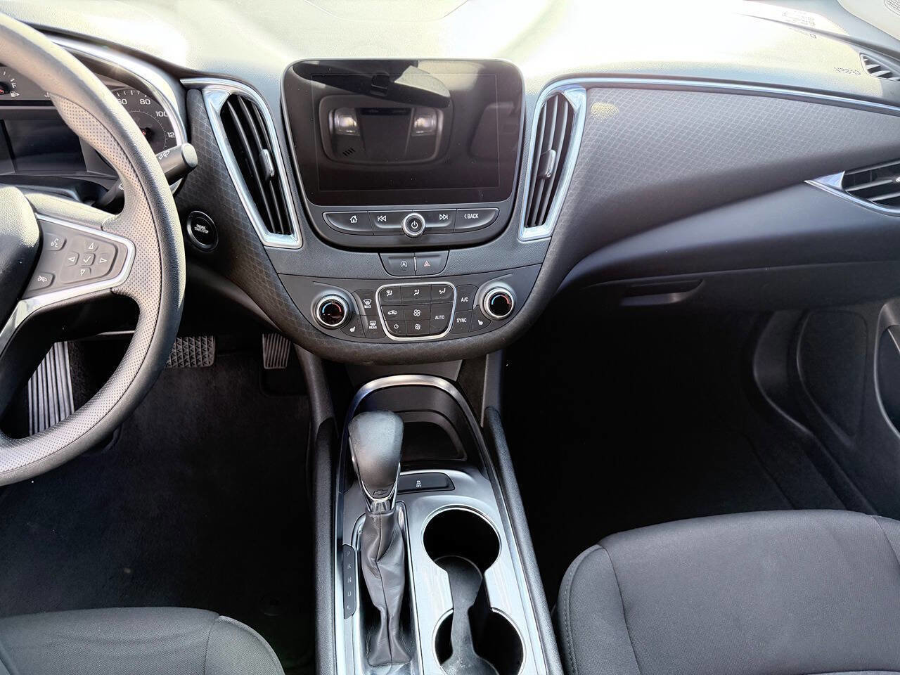 Used 2021 Chevrolet Malibu LT image 17